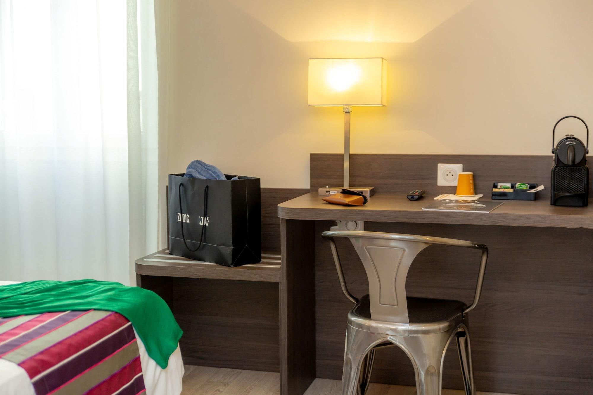 Hotel Terminus Saint-Charles Марсилия Екстериор снимка