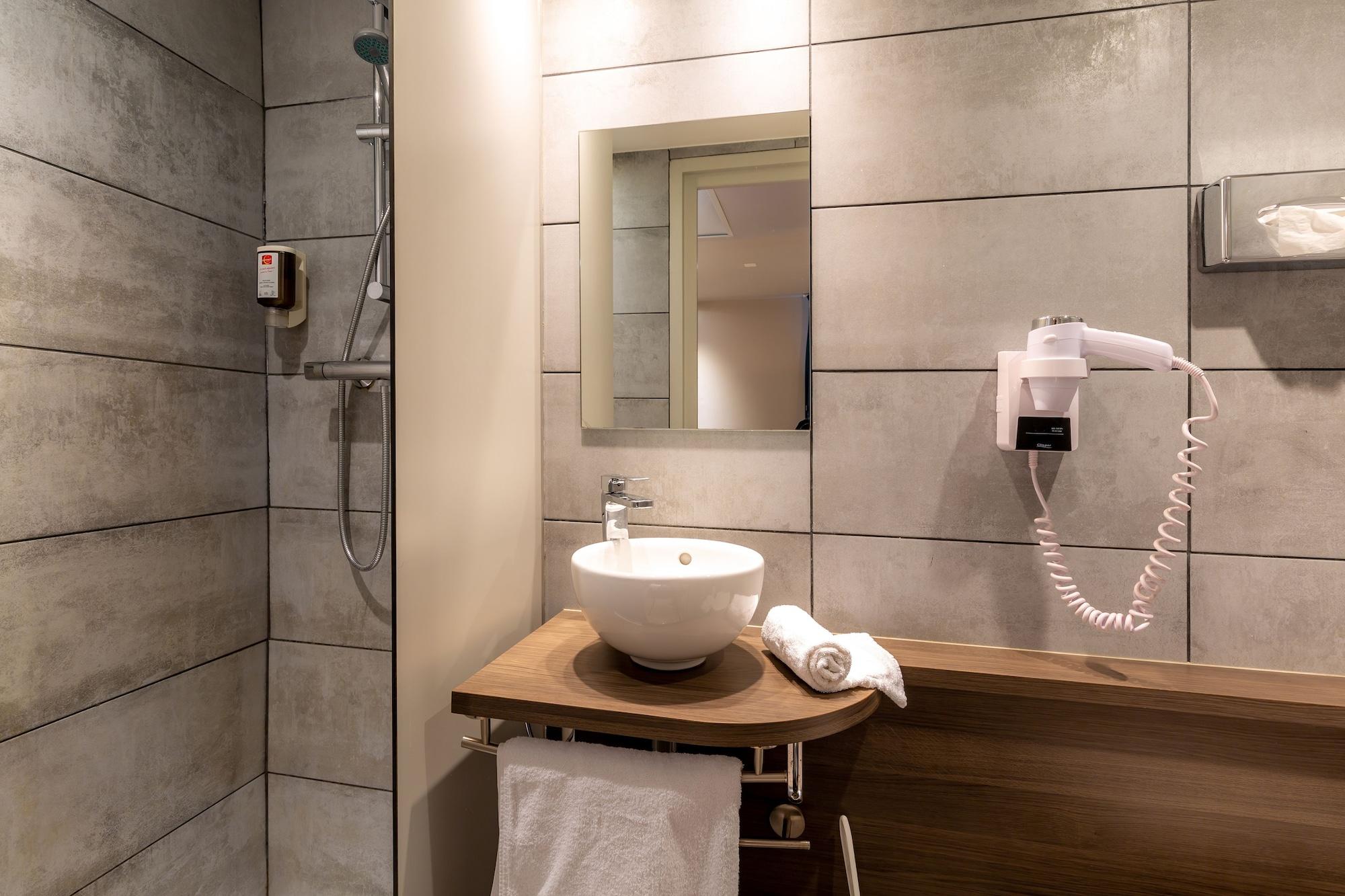 Hotel Terminus Saint-Charles Марсилия Екстериор снимка