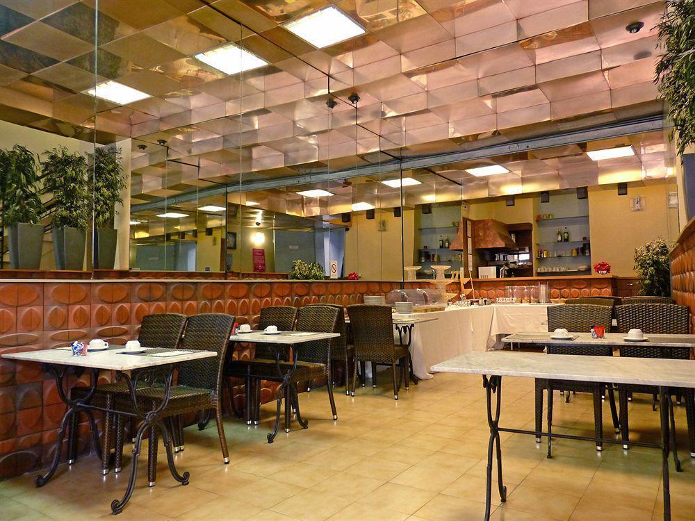 Hotel Terminus Saint-Charles Марсилия Екстериор снимка