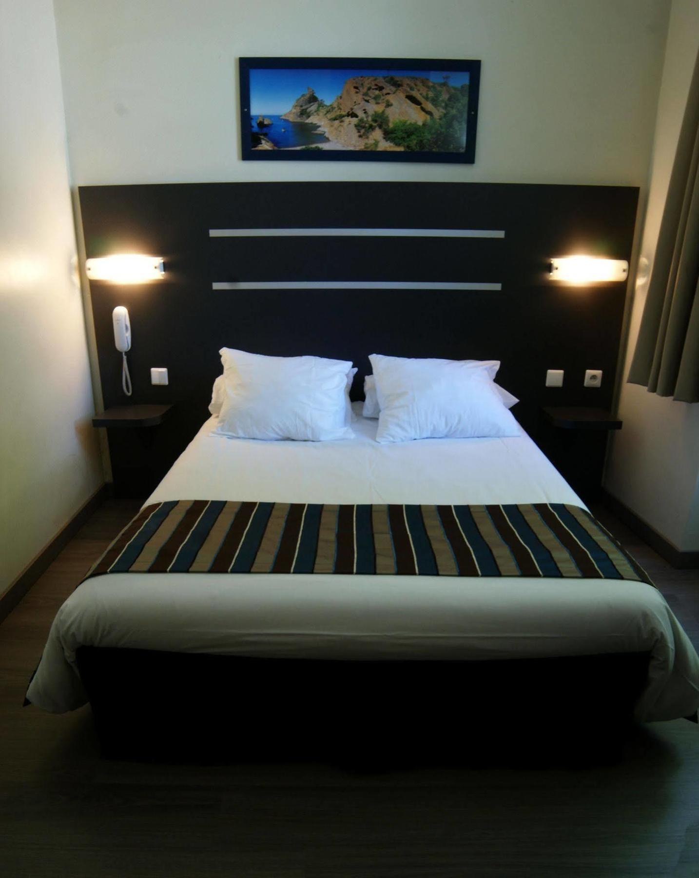 Hotel Terminus Saint-Charles Марсилия Екстериор снимка