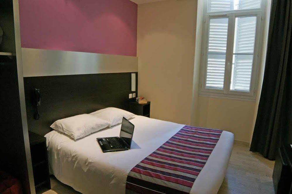 Hotel Terminus Saint-Charles Марсилия Екстериор снимка