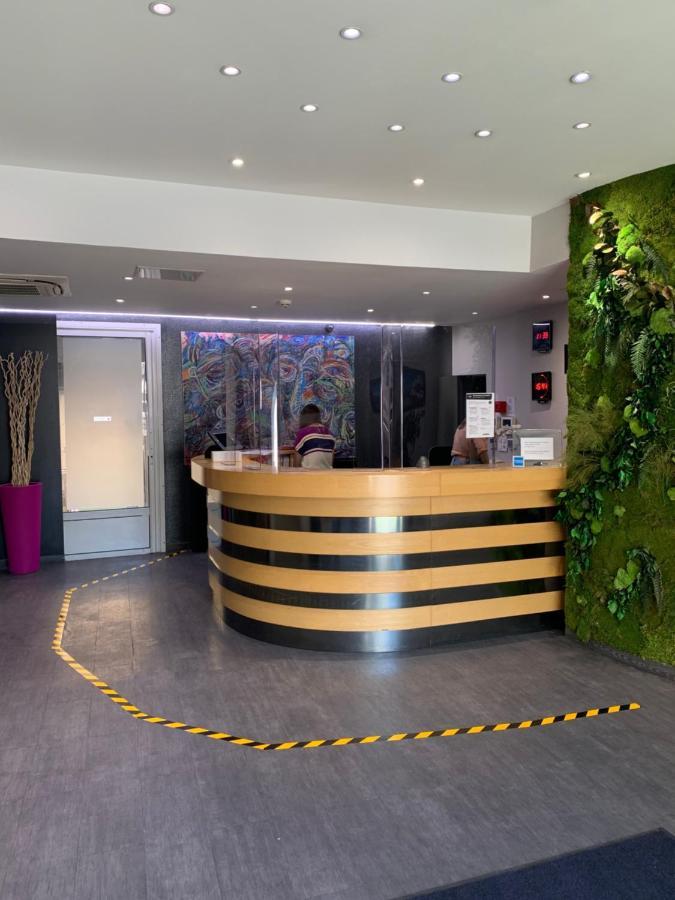 Hotel Terminus Saint-Charles Марсилия Екстериор снимка